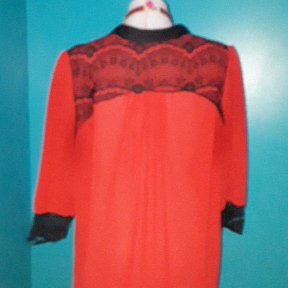 Red top - Picture 3 of 4